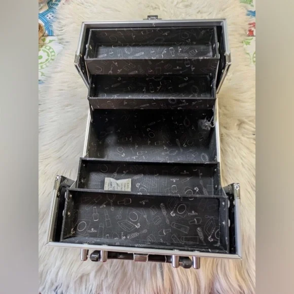 NEW - Modella Makeup case - Picture 3 of 3